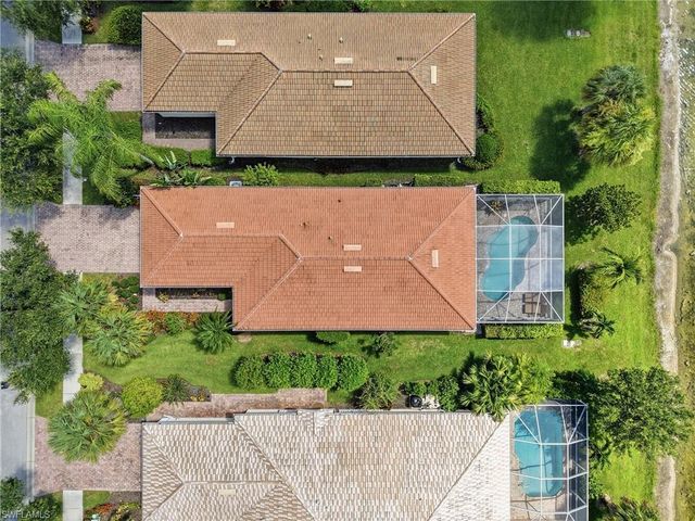 8433 Karina CT, Naples, FL 34114