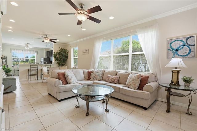 8433 Karina CT, Naples, FL 34114