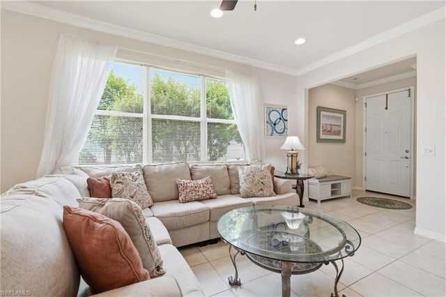 8433 Karina CT, Naples, FL 34114
