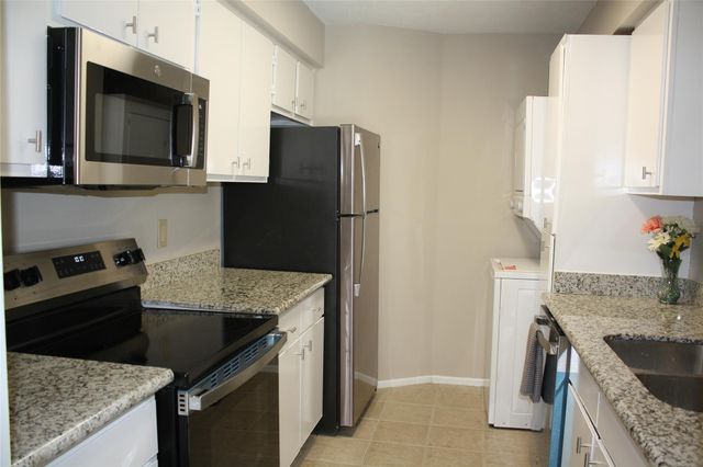 18800 Egret Bay Boulevard 1101, Webster, TX 77058