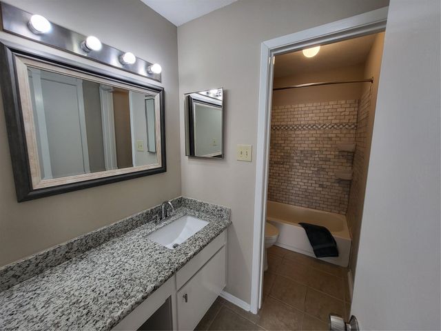 18800 Egret Bay Boulevard 1101, Webster, TX 77058