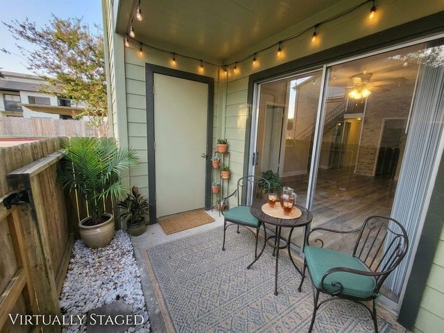 18800 Egret Bay Boulevard 1101, Webster, TX 77058