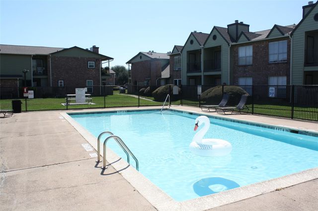 18800 Egret Bay Boulevard 1101, Webster, TX 77058