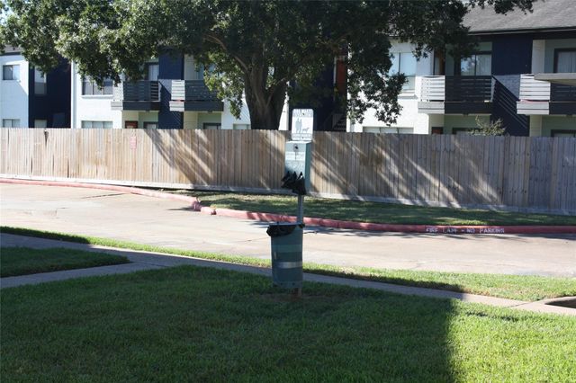 18800 Egret Bay Boulevard 1101, Webster, TX 77058