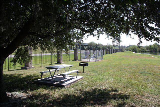 18800 Egret Bay Boulevard 1101, Webster, TX 77058
