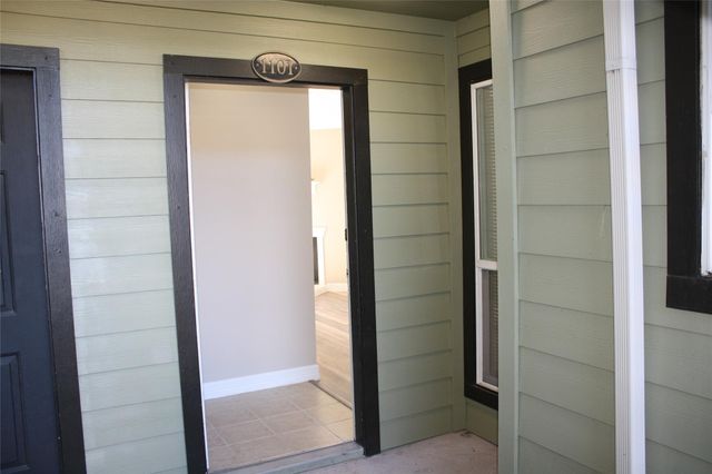 18800 Egret Bay Boulevard 1101, Webster, TX 77058