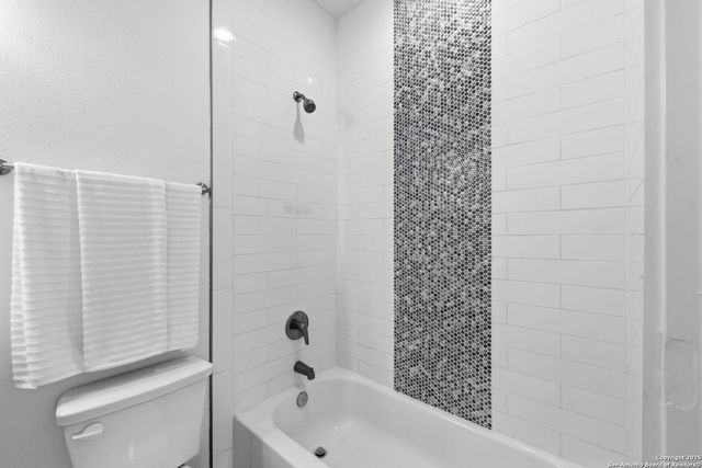 214 Cooper St, San Antonio, TX 78210