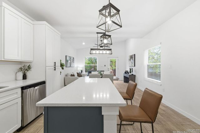 214 Cooper St, San Antonio, TX 78210