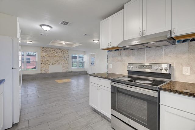 10182 Highway 146 N, Liberty, TX 77575