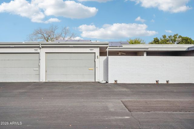 10557 W OCOTILLO Drive, Sun City, AZ 85373