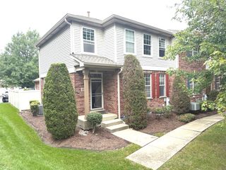 6669 Pine Lake Drive, Tinley Park, IL 60477