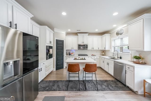 5617 Casa Blanca Lane, Atlanta, GA 30331