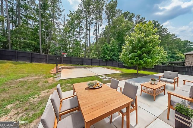 5617 Casa Blanca Lane, Atlanta, GA 30331
