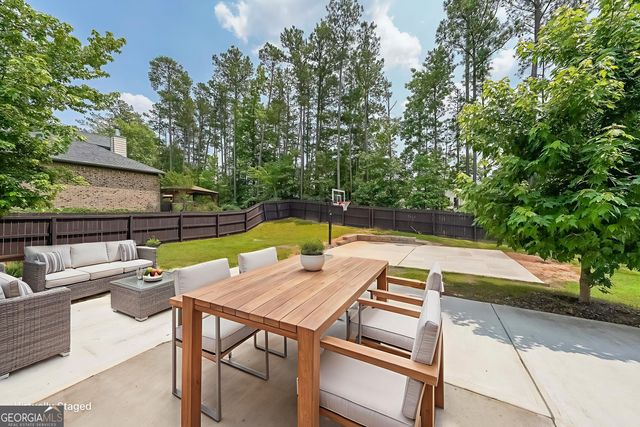 5617 Casa Blanca Lane, Atlanta, GA 30331