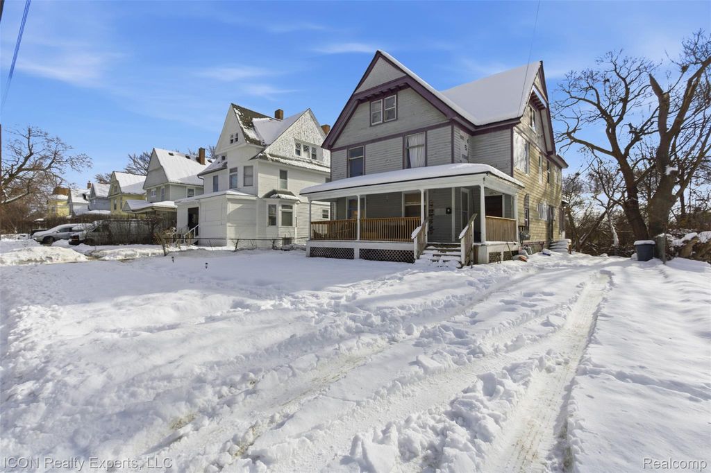 18 Fairgrove Street, Pontiac, MI 48342