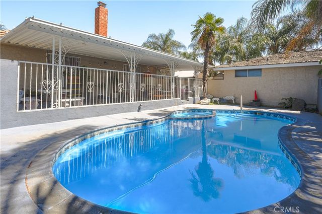 527 W Philadelphia, Ontario, CA 91762