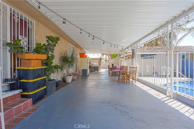 527 W Philadelphia, Ontario, CA 91762