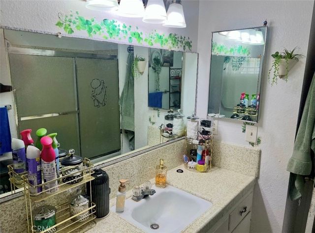 527 W Philadelphia, Ontario, CA 91762