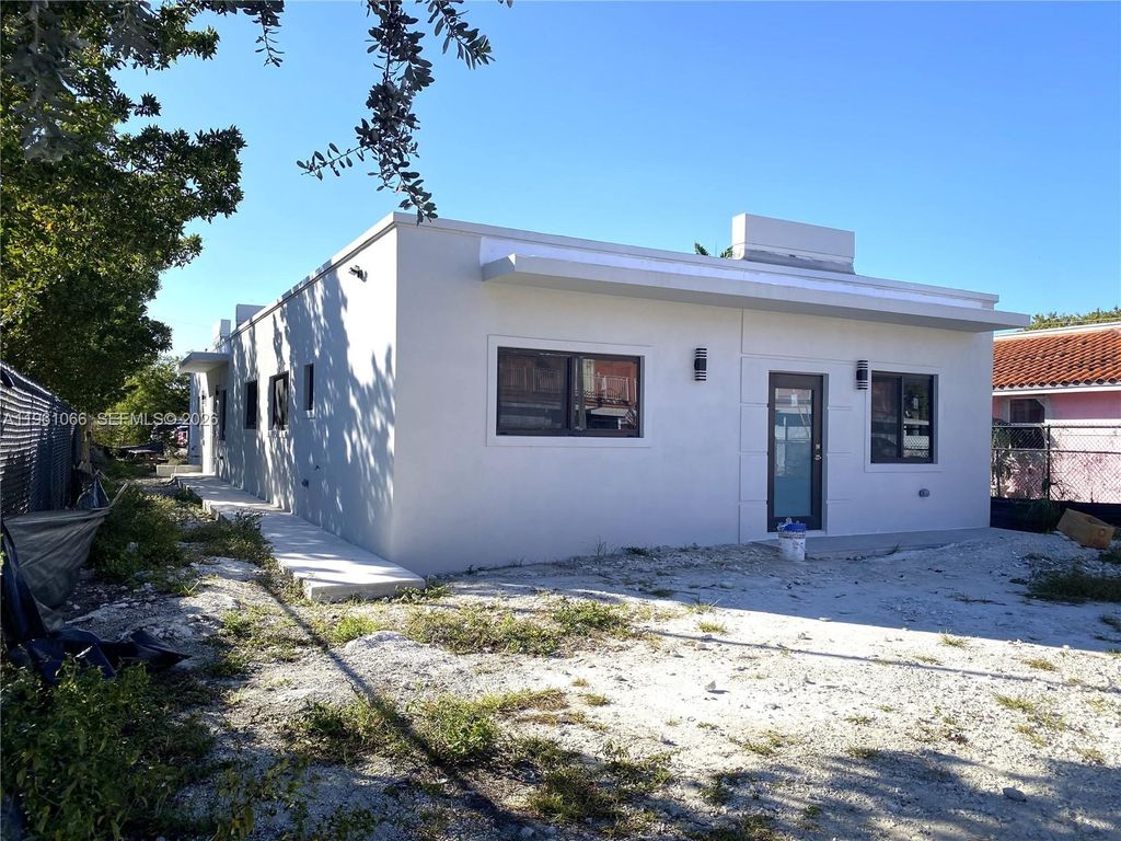 2474 W 4th Court, Hialeah, FL 33010