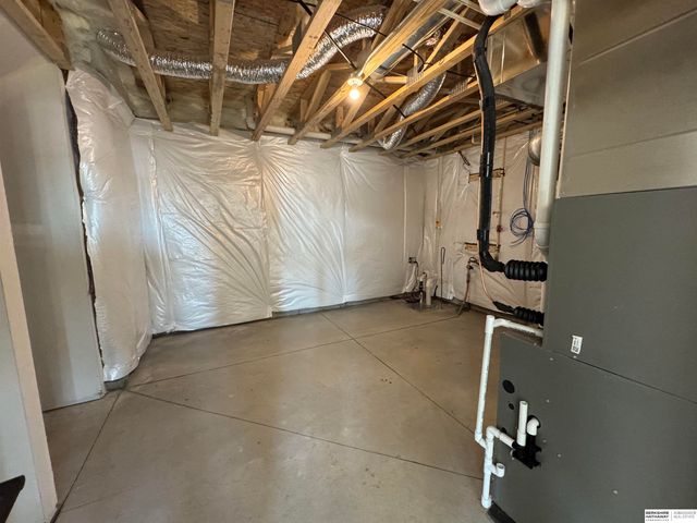 21409 Y Street, Elkhorn, NE 68022