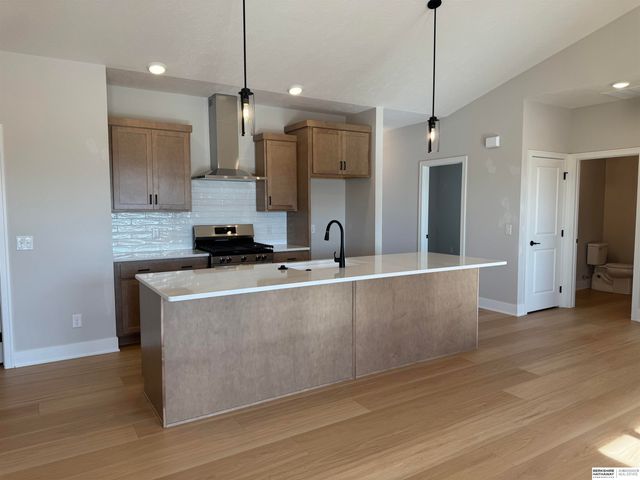 21409 Y Street, Elkhorn, NE 68022