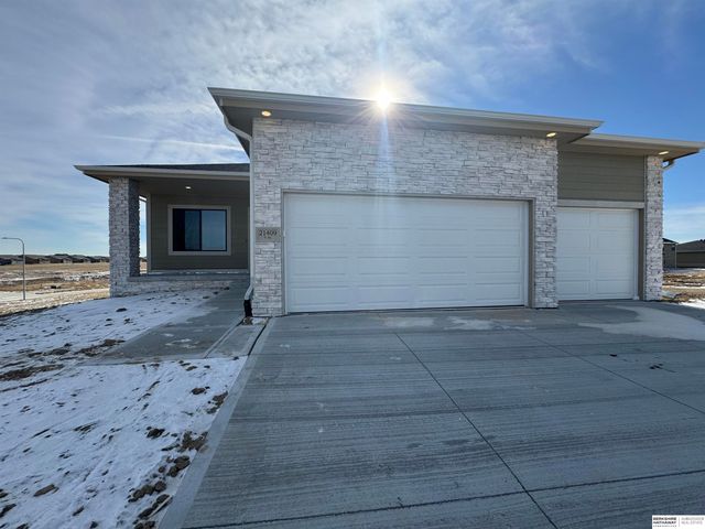 21409 Y Street, Elkhorn, NE 68022