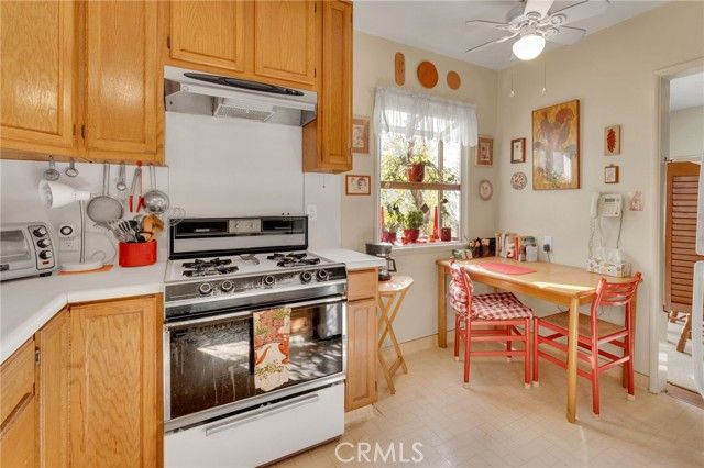 159 E La Verne, Pomona, CA 91767