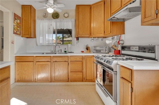 159 E La Verne, Pomona, CA 91767