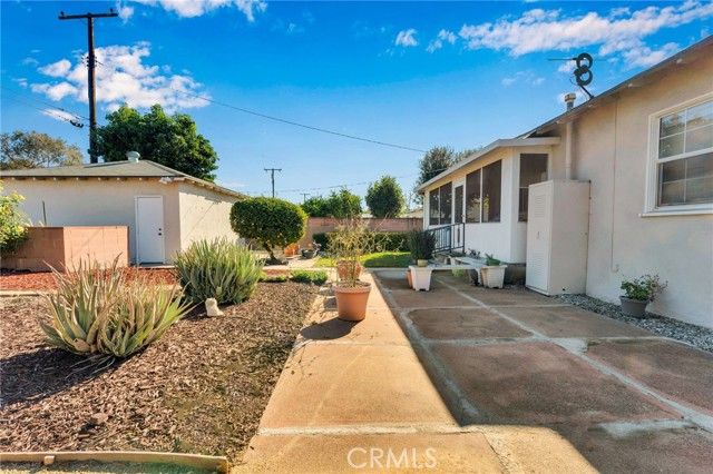 159 E La Verne, Pomona, CA 91767