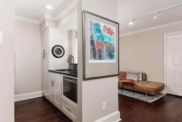 3402 Garrott Street 2, Houston, TX 77006
