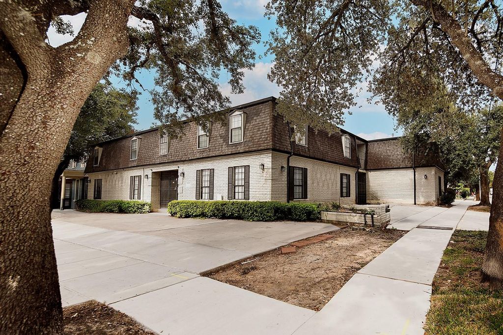 3402 Garrott Street 2, Houston, TX 77006