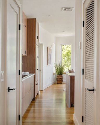 58 Kent U404, Brookline, MA 02445