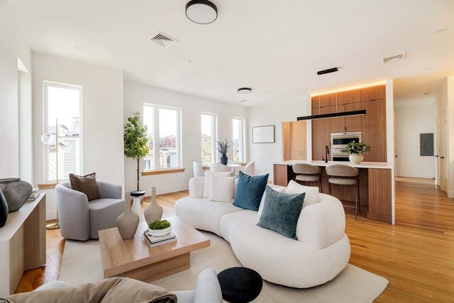 58 Kent U404, Brookline, MA 02445