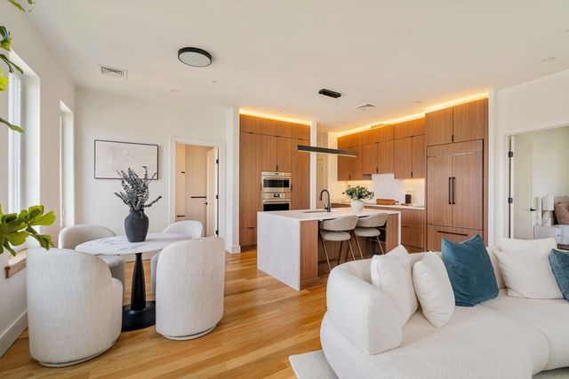 58 Kent U404, Brookline, MA 02445