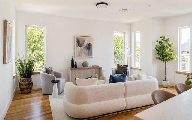 58 Kent U404, Brookline, MA 02445