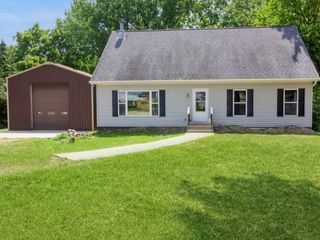 32597 Genoa Road, Genoa, IL 60135