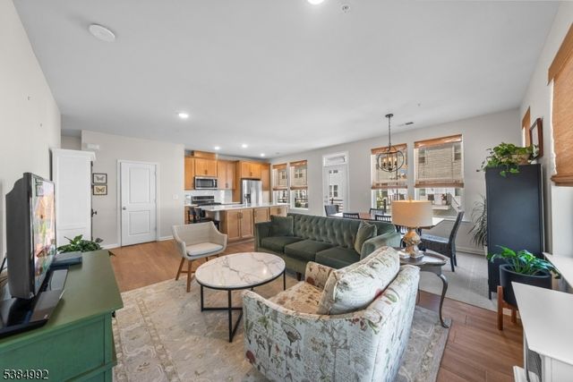 4 Sadie Cir 4205, Union Twp., NJ 07083