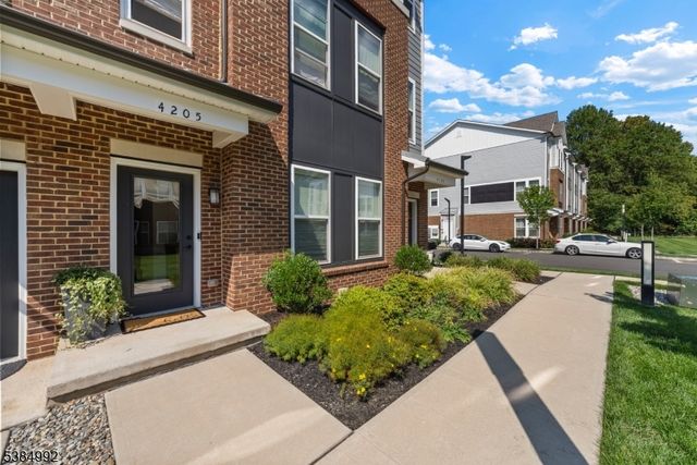 4 Sadie Cir 4205, Union Twp., NJ 07083
