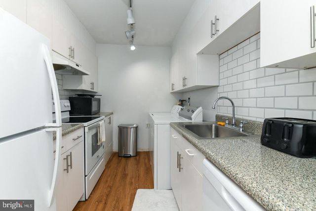 87 WOODWAY DR, West Deptford, NJ 08066