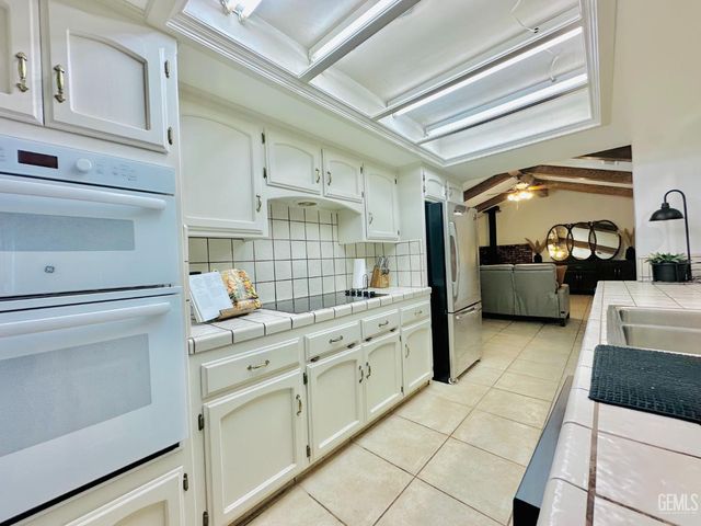 3601 Jody Court, Bakersfield, CA 93308