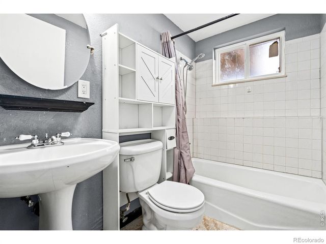 260 Ley Drive, La Salle, CO 80645