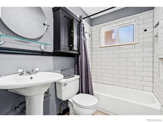 260 Ley Drive, La Salle, CO 80645