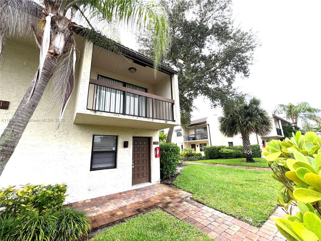 721 SE 1st Way B18, Deerfield Beach, FL 33441