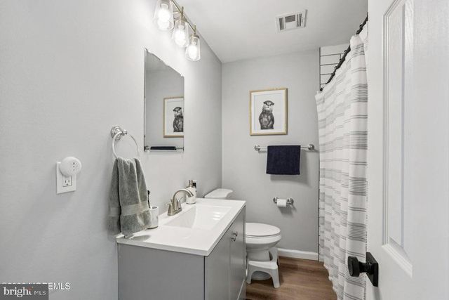 206 CORNELIUS ST, Bayville, NJ 08721