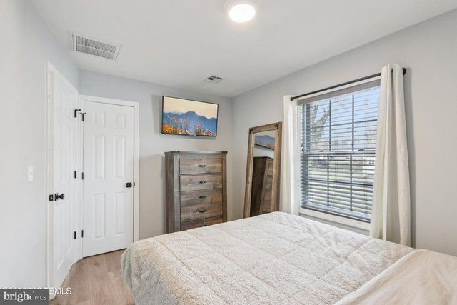 206 CORNELIUS ST, Bayville, NJ 08721