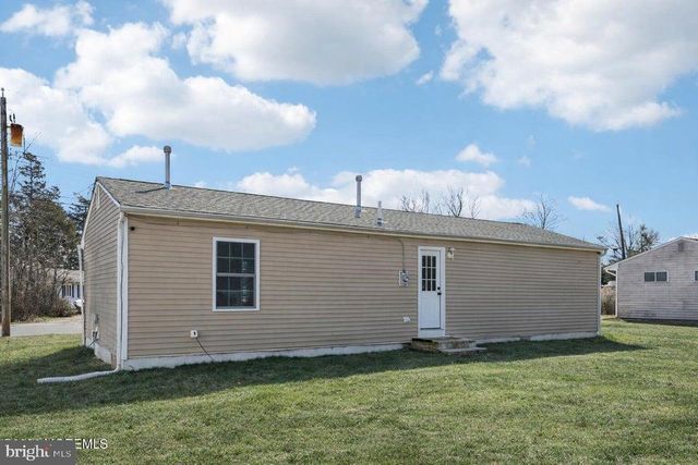 206 CORNELIUS ST, Bayville, NJ 08721