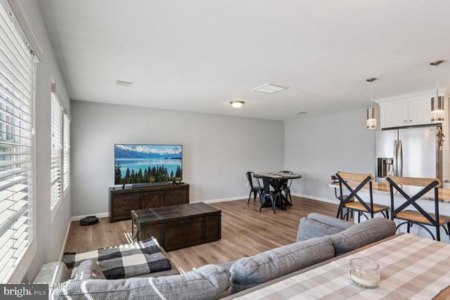 206 CORNELIUS ST, Bayville, NJ 08721