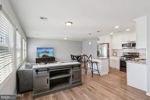 206 CORNELIUS ST, Bayville, NJ 08721