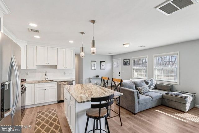 206 CORNELIUS ST, Bayville, NJ 08721