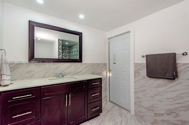 118 NW 35th St, Miami, FL 33127